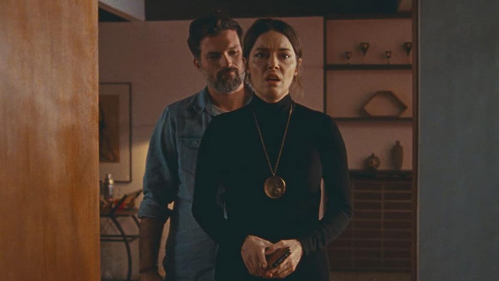 Josh Ruben et Sarah Lind dans "A Wounded Fawn"