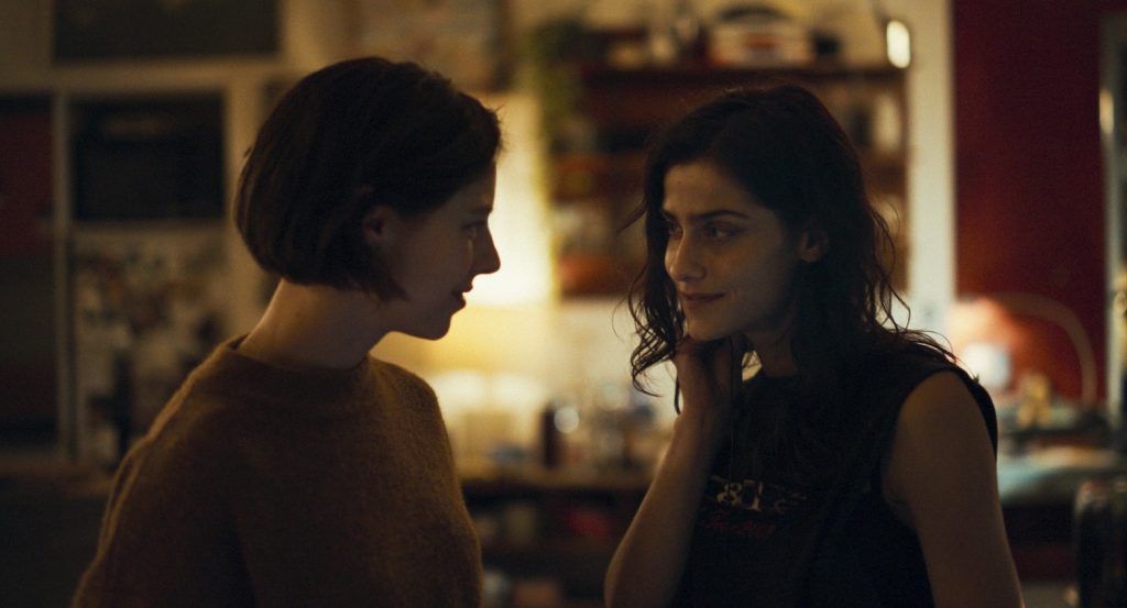 Marion Barbeau et Eugénie Derouand dans "Drone"